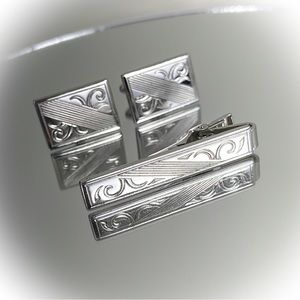 💕Beautiful Silver Tone Vintage Cufflinks Tie Clip Set💕